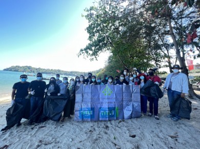 TITLE รวมพลังเก็บขยะคืนความสะอาดสู่ชายหาดราไวย์