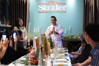 ซิซซ์เล่อร์ จัด Sizzling Experience Chef’s Table ครั้งแรก