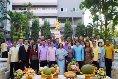 ธพว. ร่วมพิธีทำบุญตักบาตร กระทรวงอุตสาหกรรมพร้อมสวัสดีปีใหม่ 2567 รมว.อุตสาหกรรม